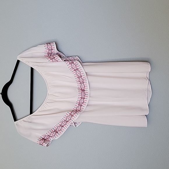 Torrid Hippie Senorita Boho Summer embroidered off the shoulder ruffle top - Picture 8 of 9